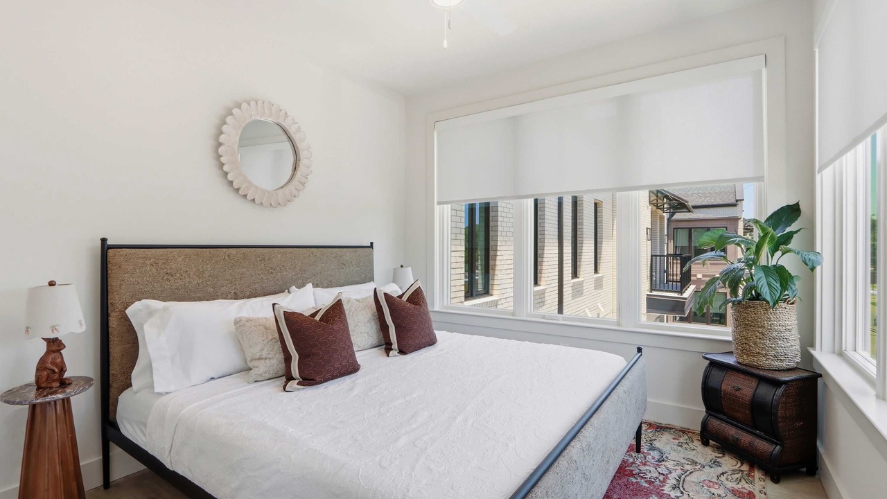 Photo of Bedroom in Metropolitan