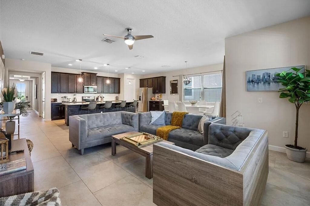 Photo of Livingroom in Four Corners