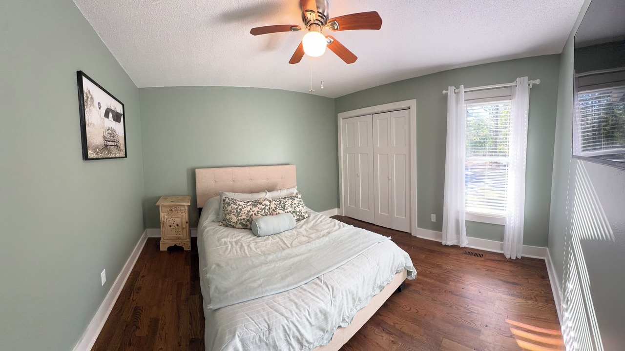 Photo of Bedroom in Langley