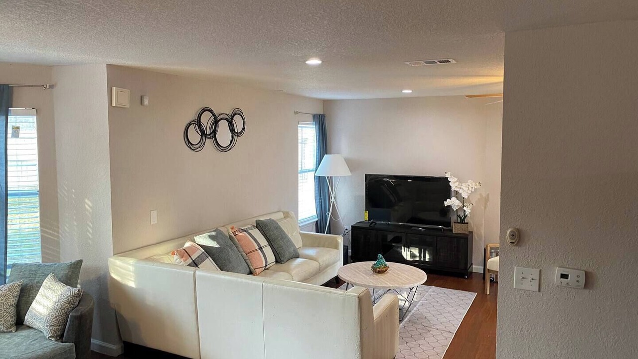 Photo of Livingroom in Thousand Oaks