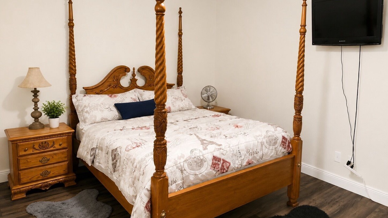 Photo of Bedroom in Mount Plymouth