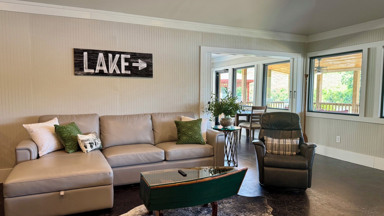 Photo of Livingroom in Alexander City