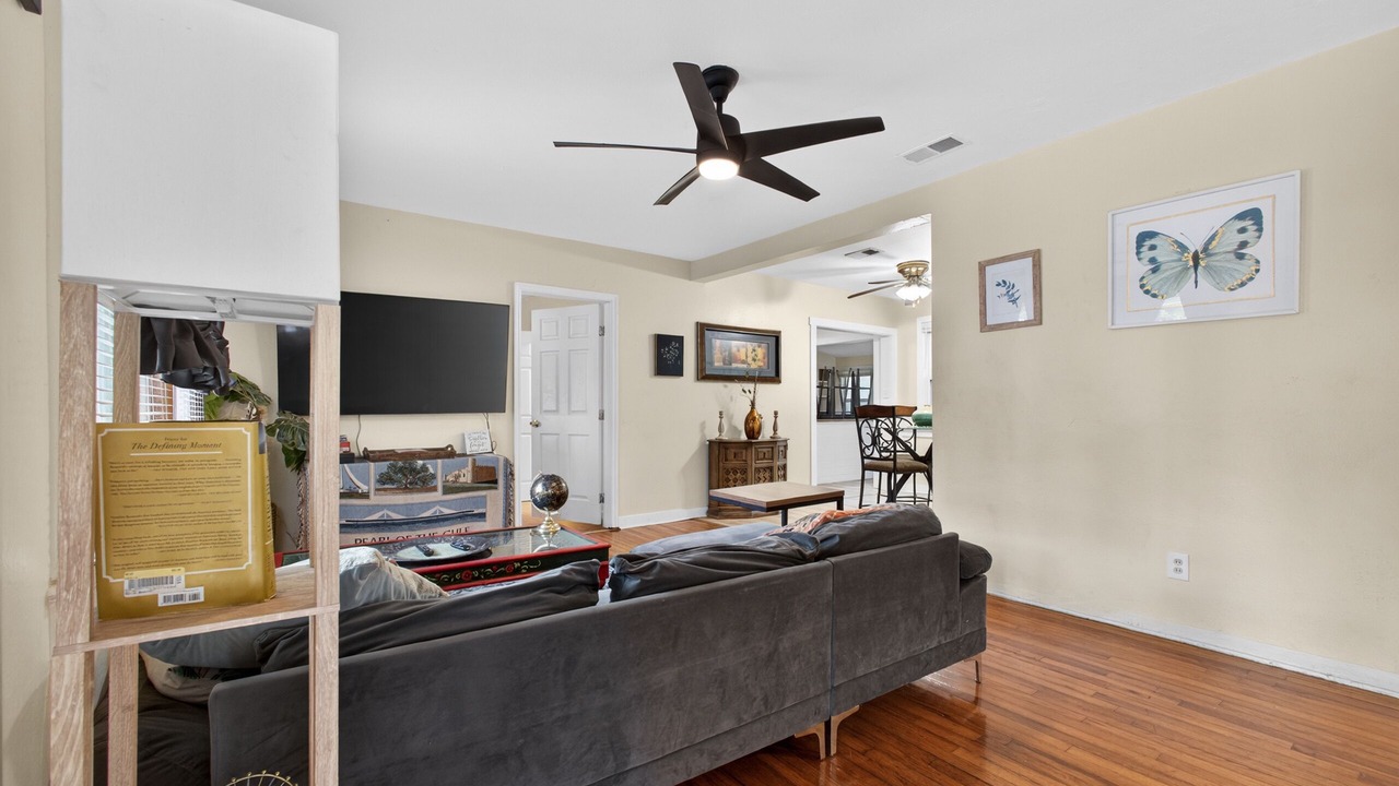 Photo of Livingroom in Tallahassee