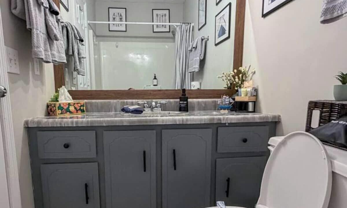 Photo of Bathroom in Hinesville