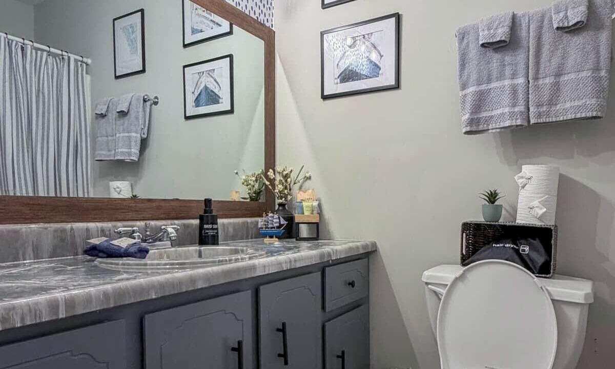 Photo of Bathroom in Hinesville