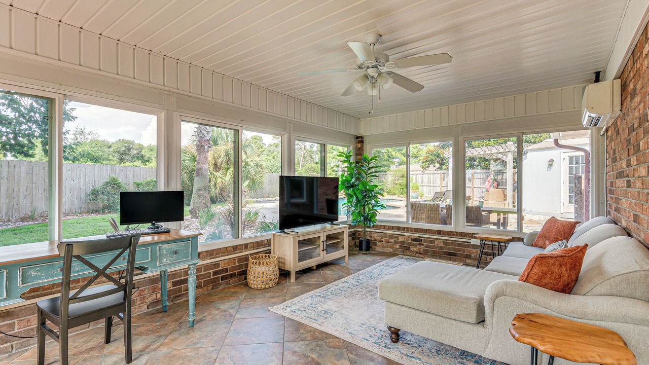 Photo of Livingroom in Ono Island