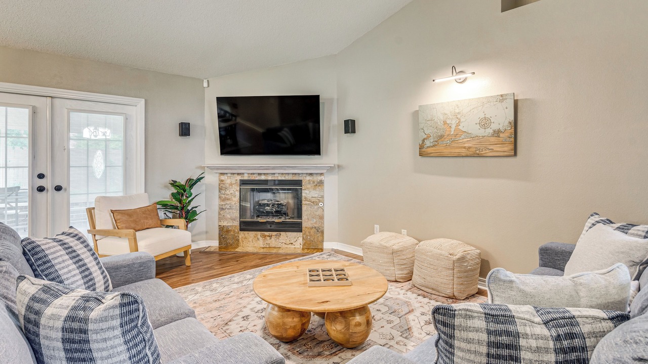 Photo of Livingroom in Ono Island