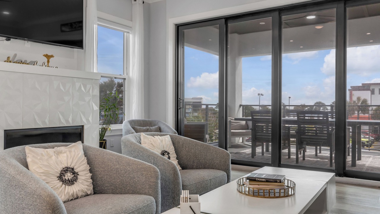 Photo of Livingroom in New Smyrna Beach