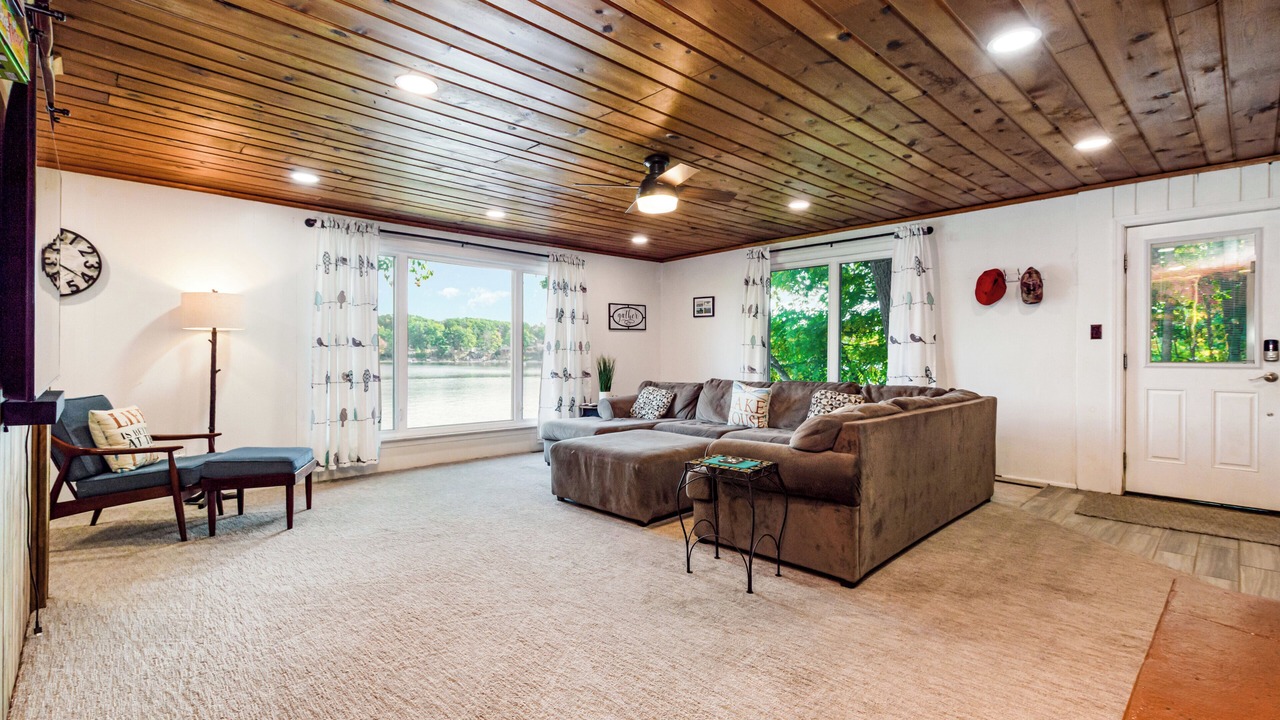 Photo of Livingroom in Harrison