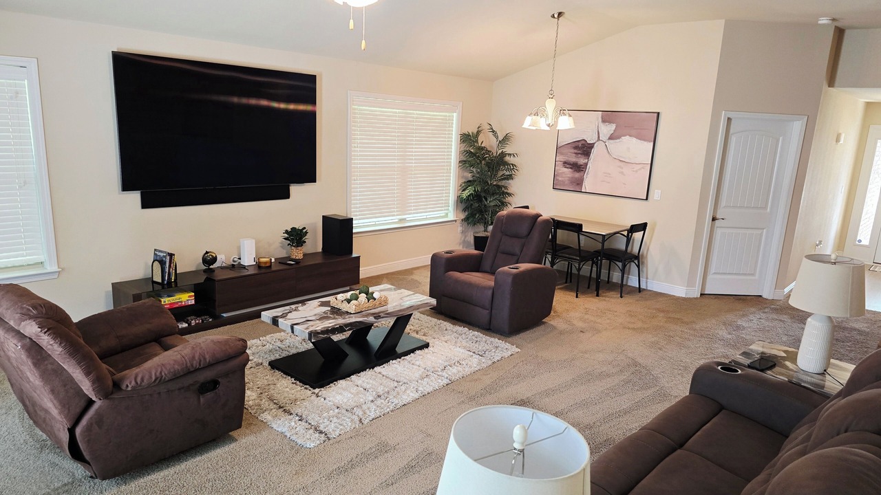 Photo of Livingroom in Foley