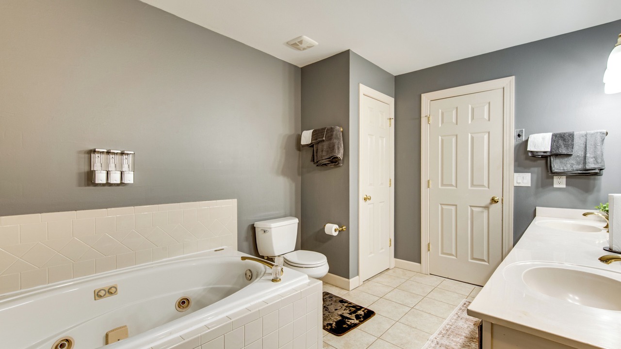 Photo of Bathroom in Northlake
