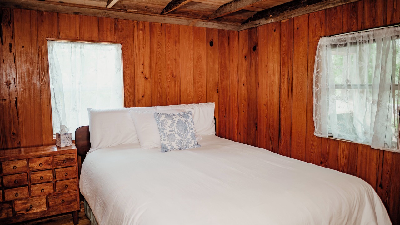 Photo of Bedroom in Lake City