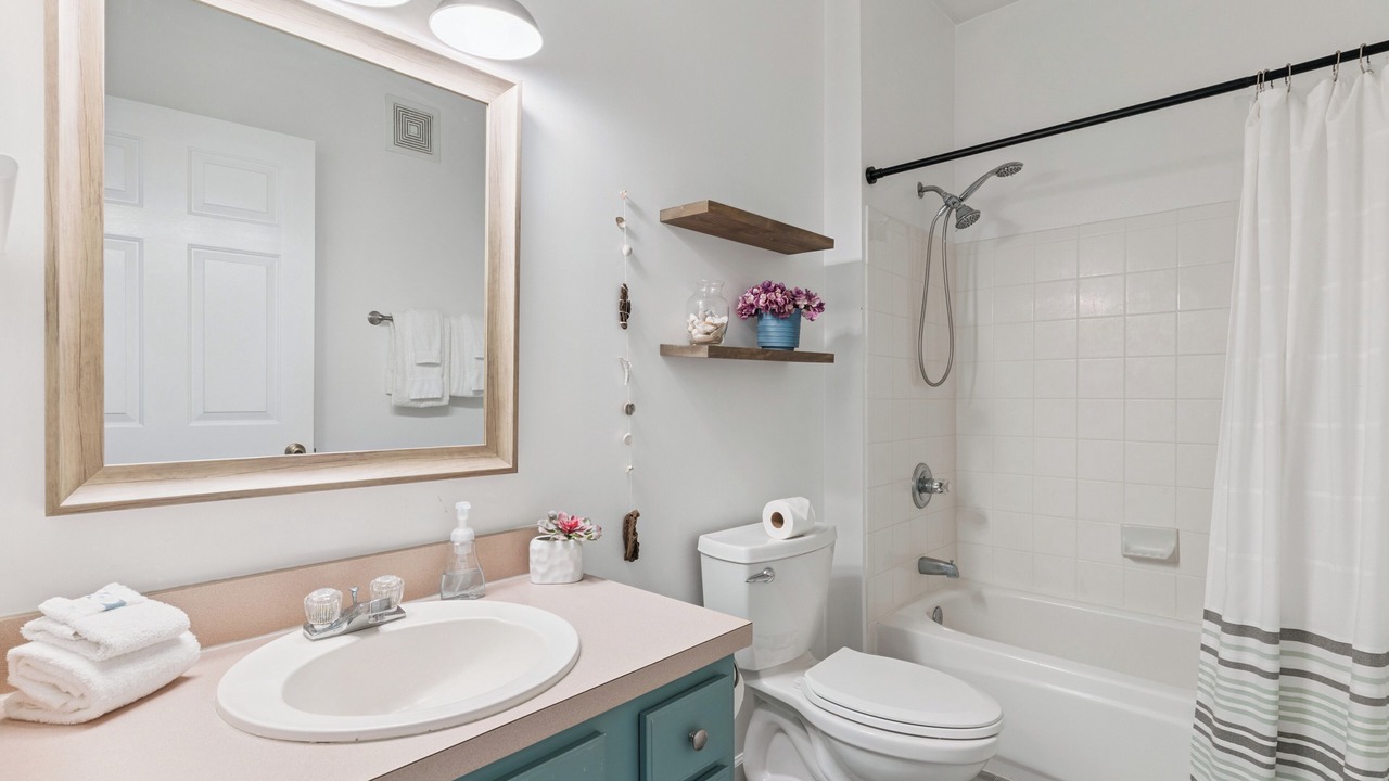 Photo of Bathroom in Saint Simons Heights