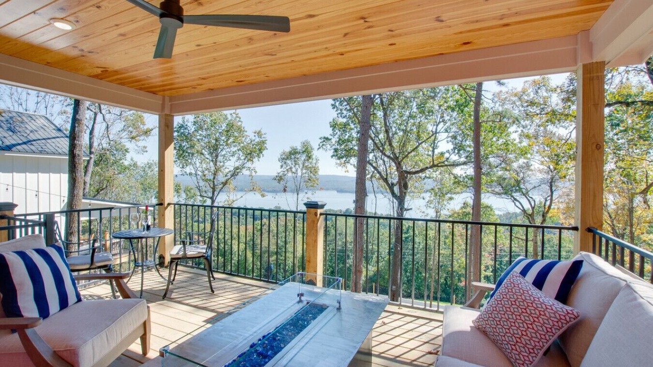 Photo of Outdoor in Groveoak