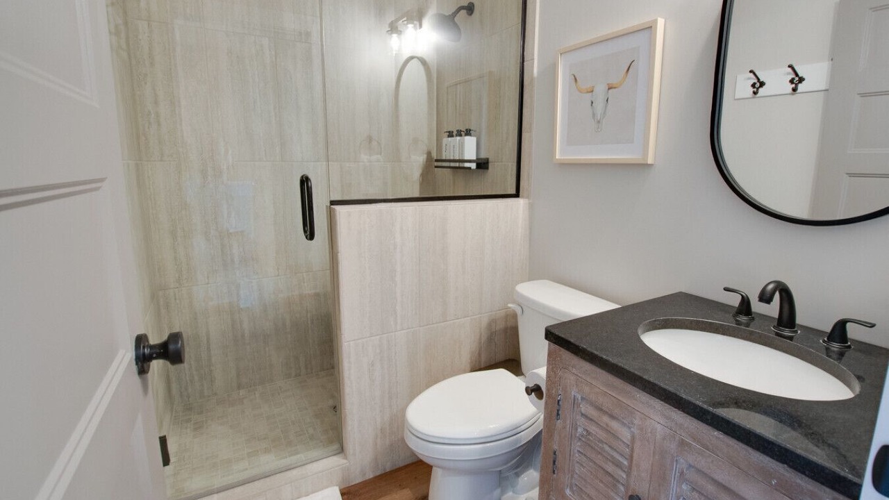 Photo of Bathroom in Groveoak