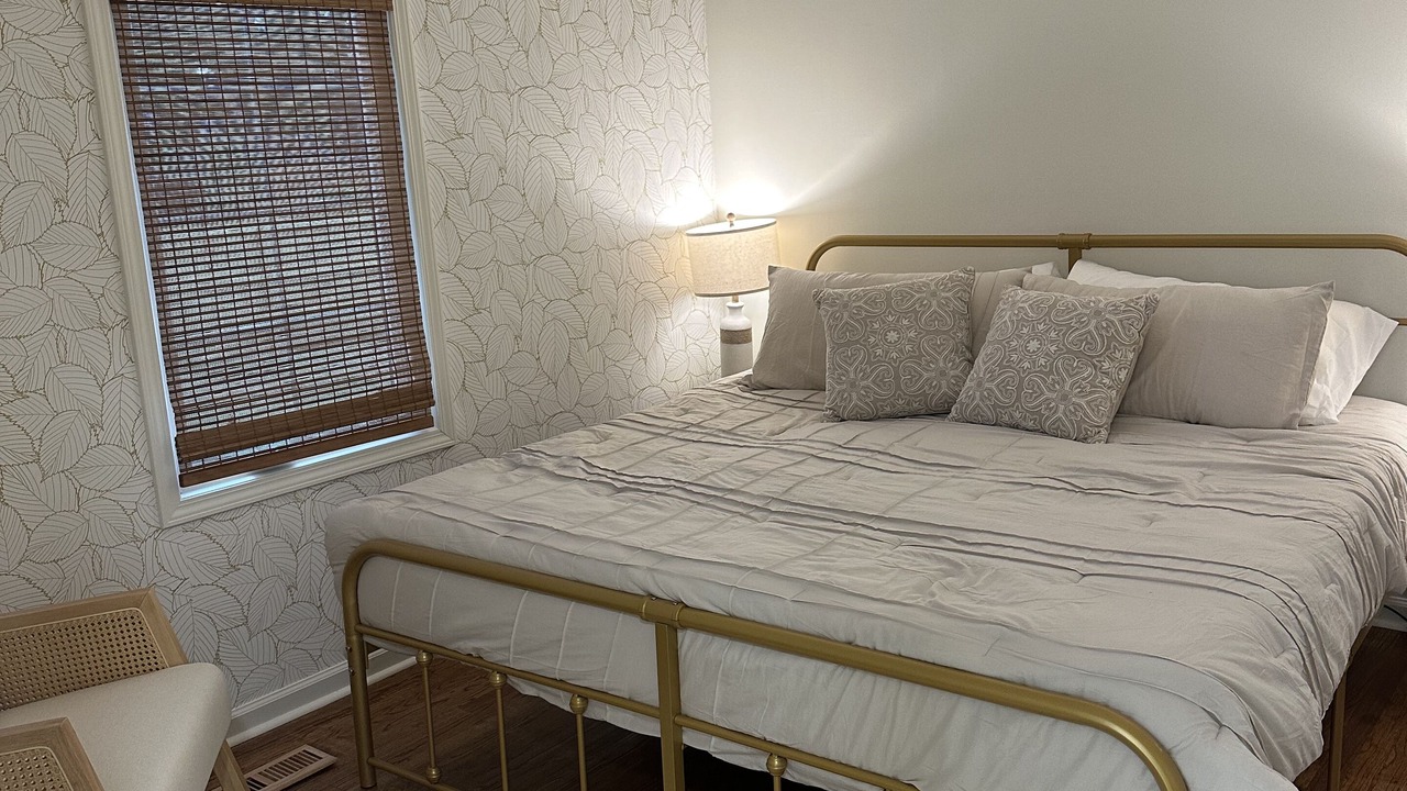 Photo of Bedroom in Northport