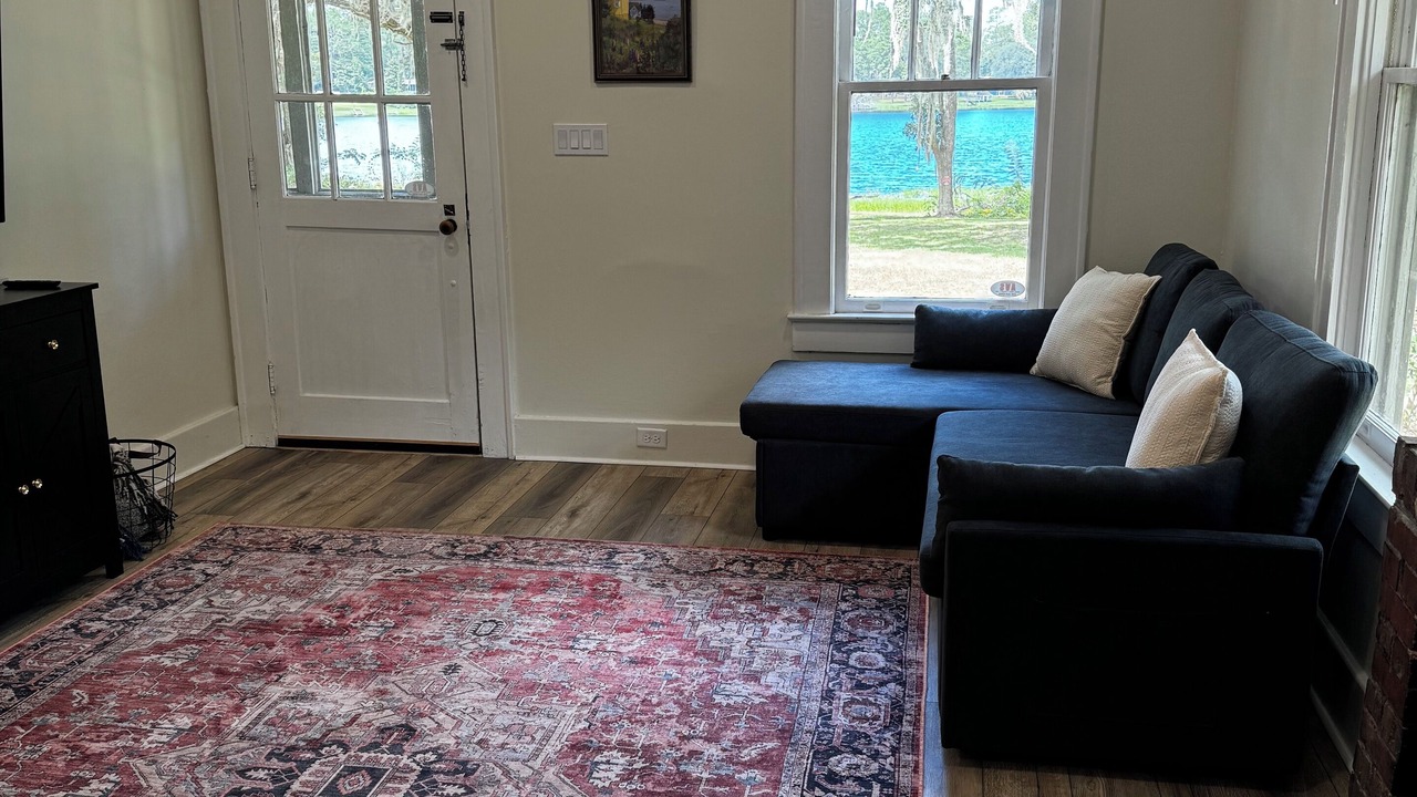Photo of Livingroom in Lake Park