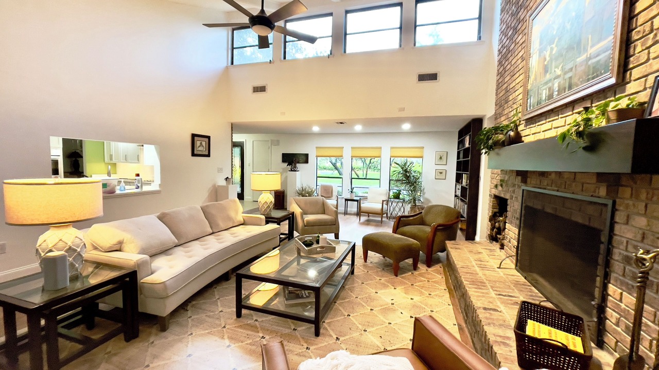 Photo of Livingroom in Winter Springs