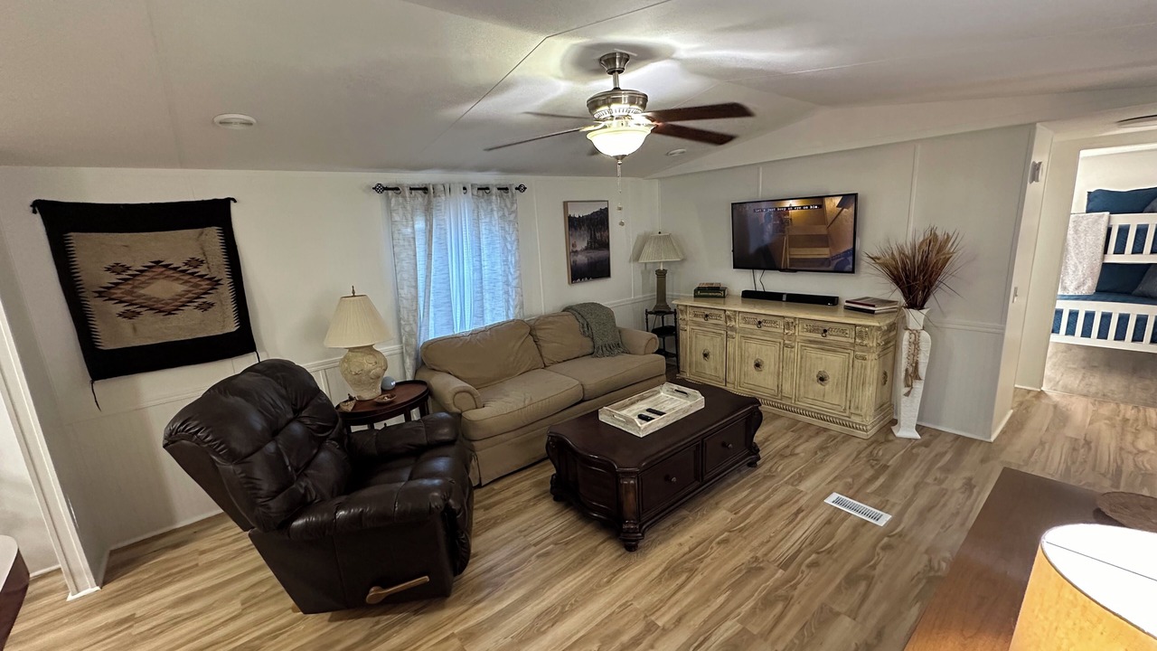 Photo of Livingroom in Northport