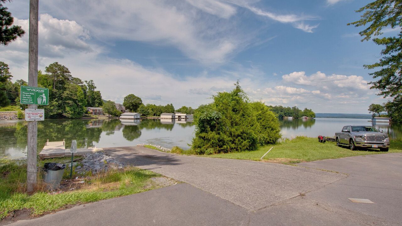 Photo of Outdoor in Groveoak