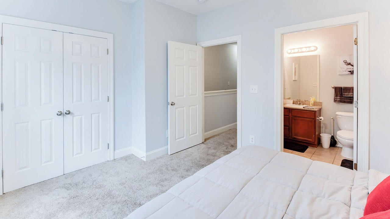 Photo of Bedroom in Tuscaloosa
