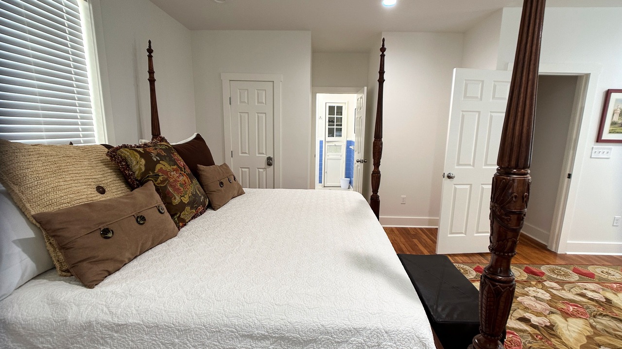 Photo of Bedroom in Lower Garden District