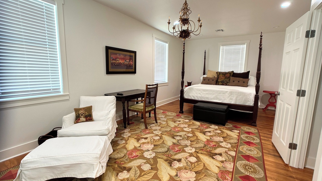 Photo of Bedroom in Lower Garden District