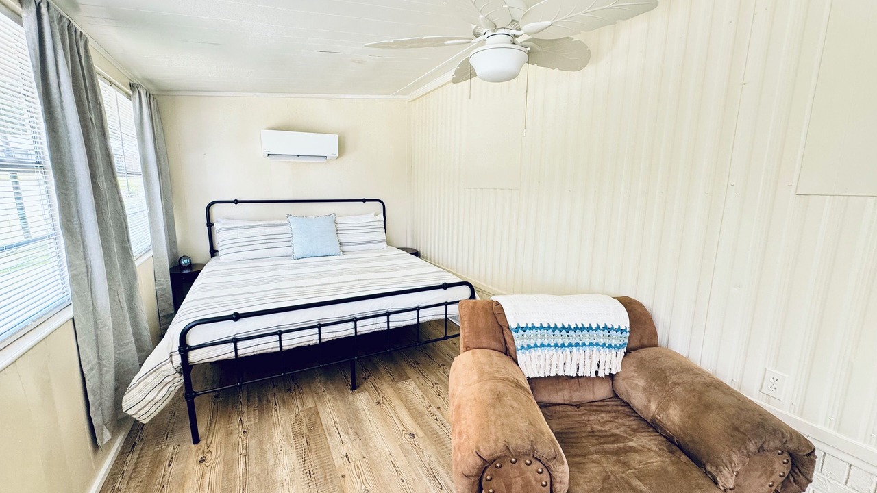 Photo of Bedroom in Titus