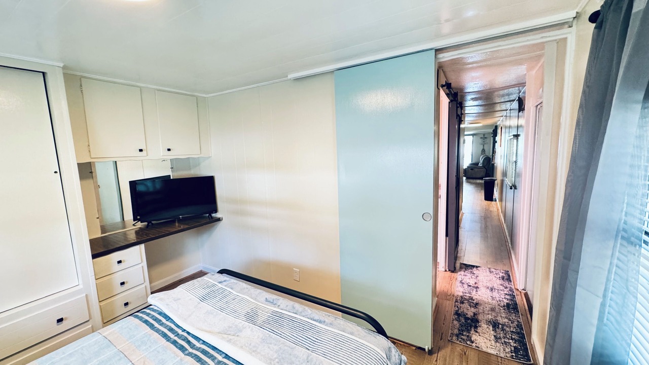 Photo of Bedroom in Titus