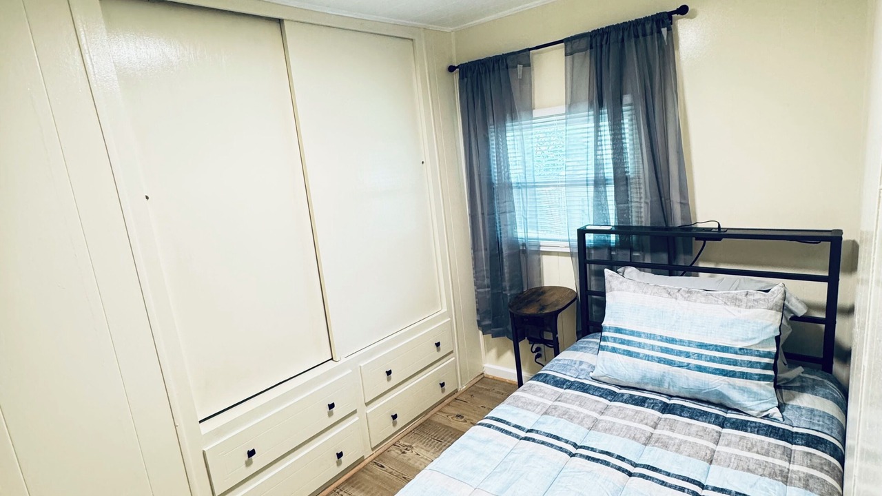 Photo of Bedroom in Titus