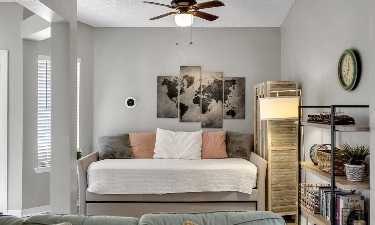 Photo of Livingroom in Ono Island