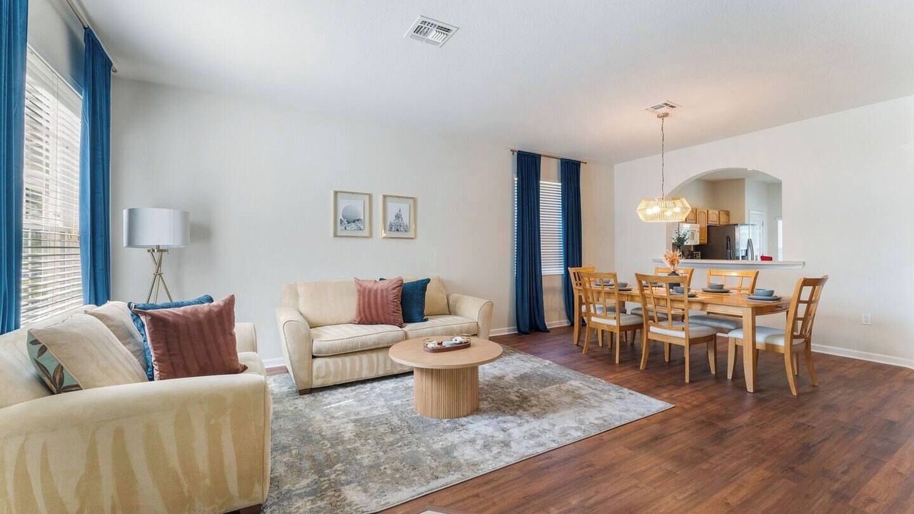 Photo of Livingroom in Windsor Hills
