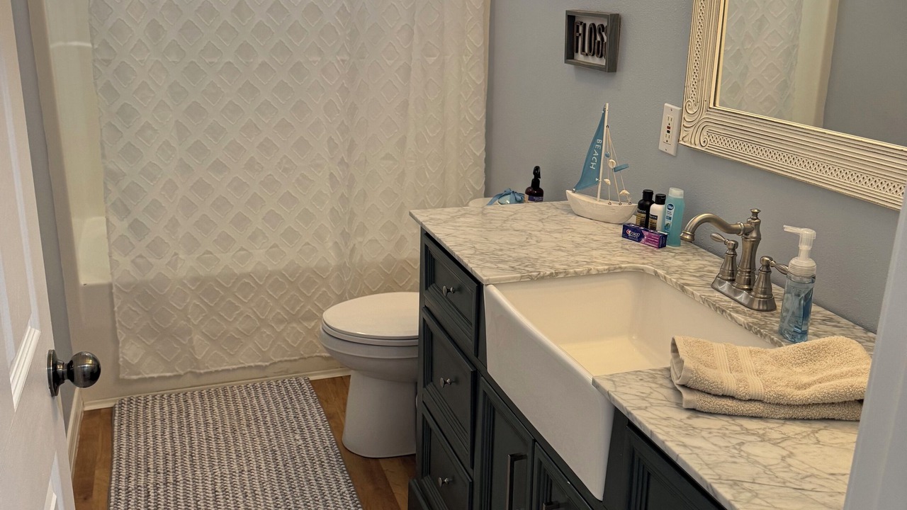 Photo of Bathroom in Shoreline Park