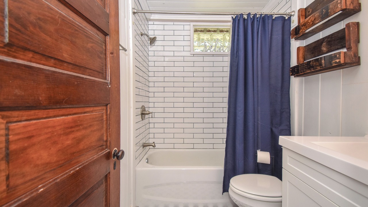 Photo of Bathroom in Jacksons' Gap