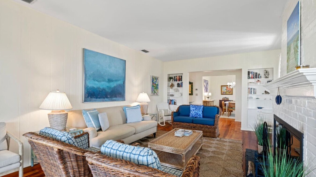 Photo of Livingroom in Jacksonville Beach