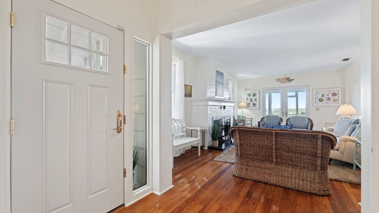 Photo of Livingroom in Jacksonville Beach