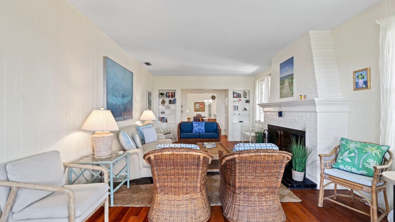 Photo of Livingroom in Jacksonville Beach