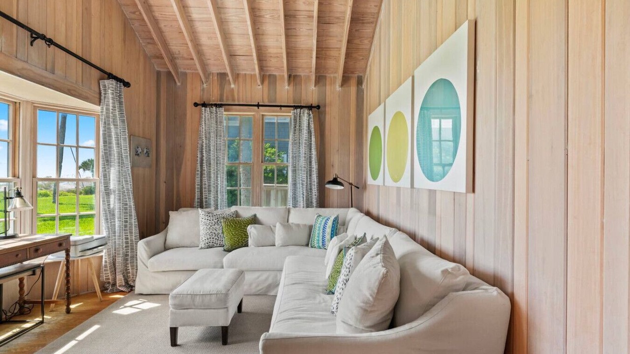 Photo of Livingroom in Jacksonville Beach