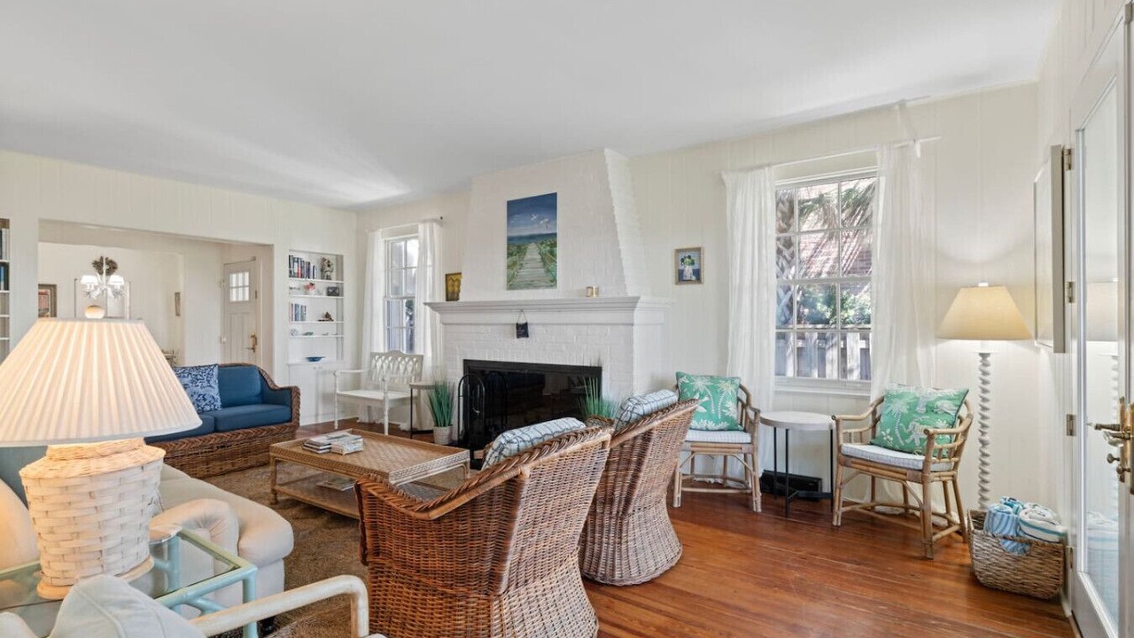 Photo of Livingroom in Jacksonville Beach