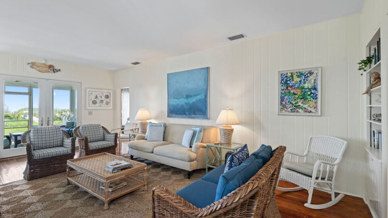 Photo of Livingroom in Jacksonville Beach