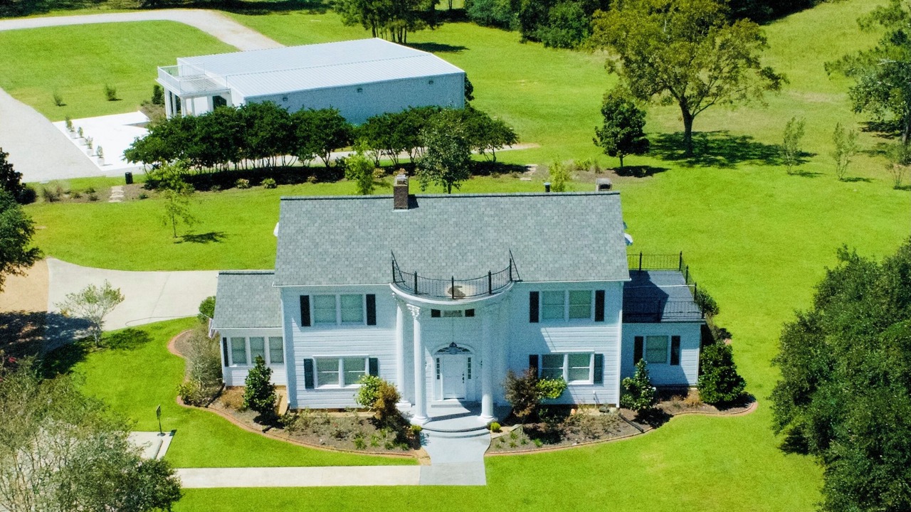 Photo of Outdoor in Brookhaven