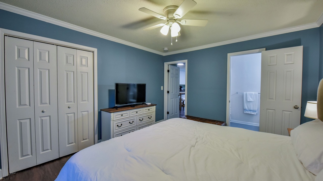 Photo of Bedroom in Tuscaloosa