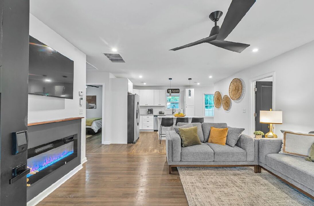 Photo of Livingroom in Westview