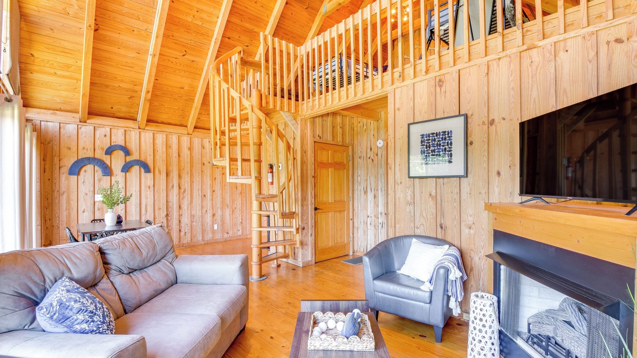 Photo of Livingroom in Six Mile