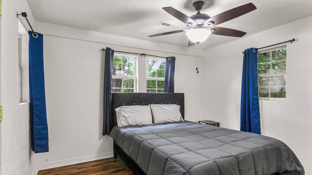 Photo of Bedroom in Northport