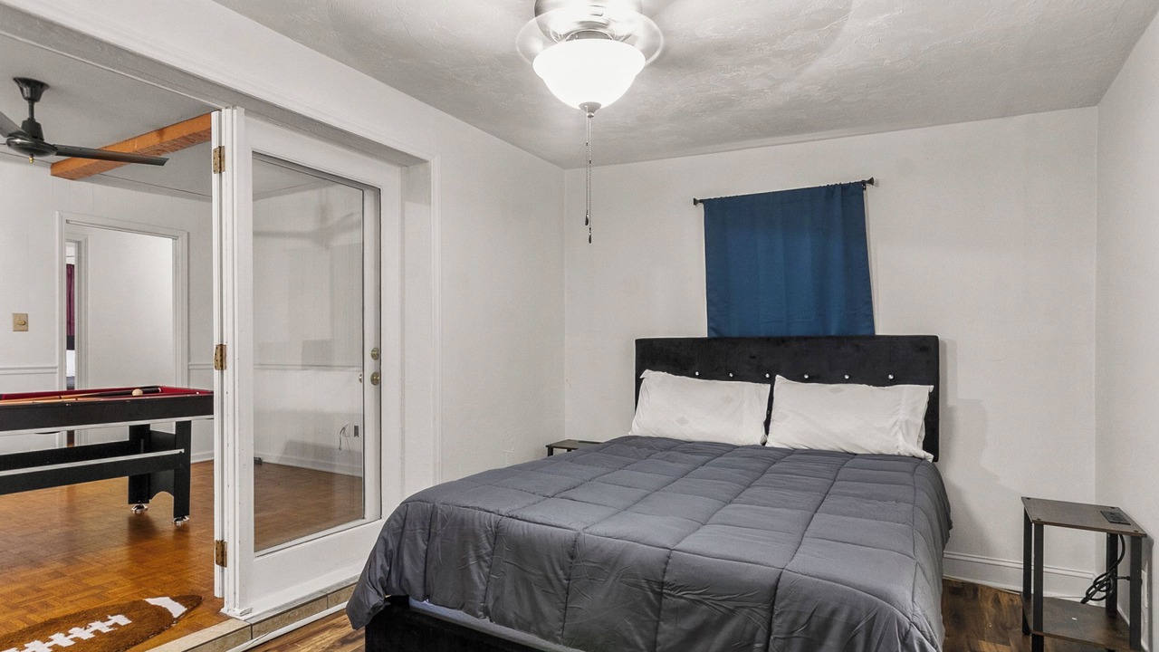Photo of Bedroom in Northport