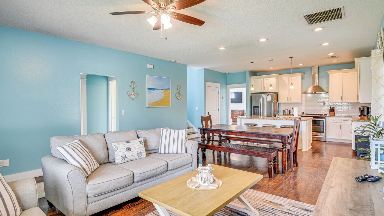 Photo of Livingroom in Marineland Acres