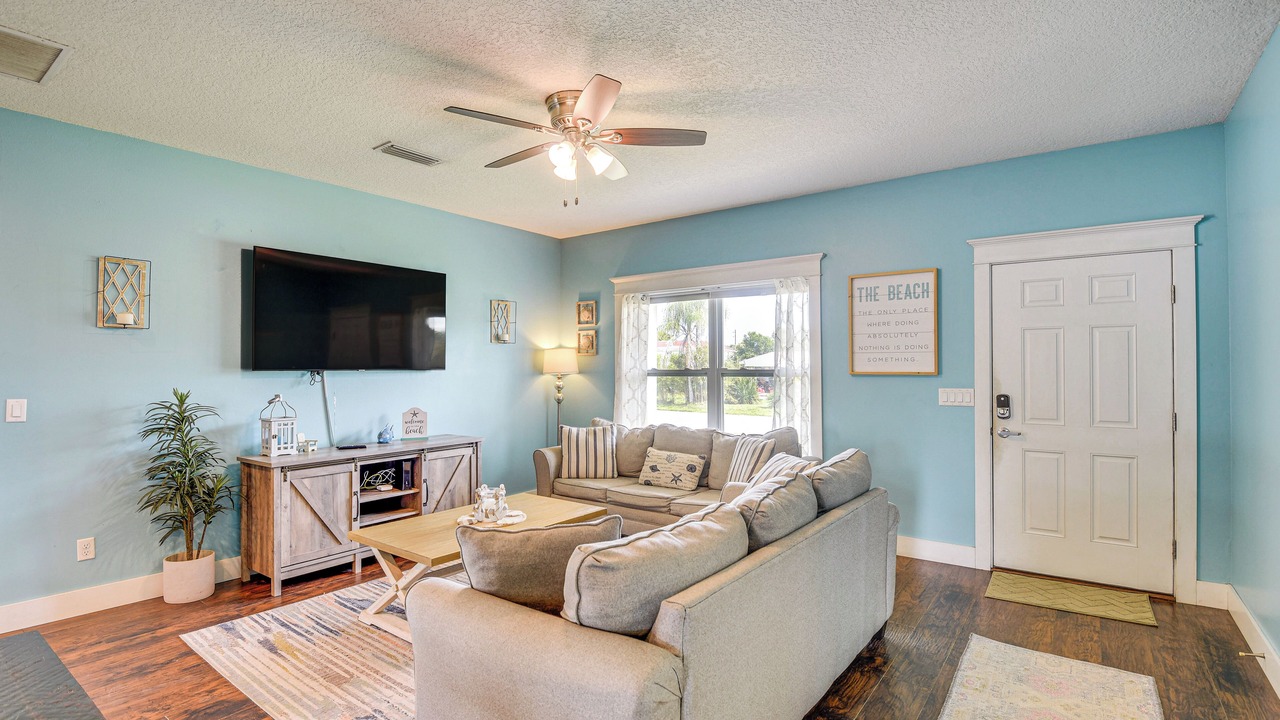 Photo of Bedroom in Marineland Acres