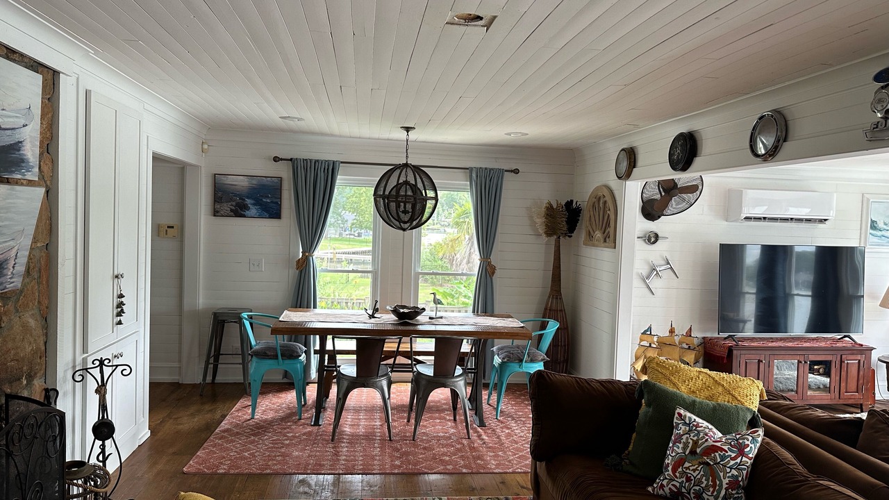 Photo of Livingroom in Fortson