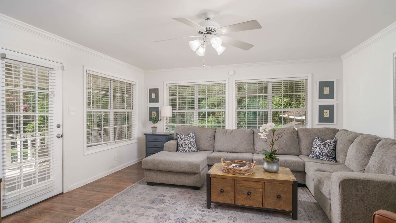 Photo of Livingroom in Northport
